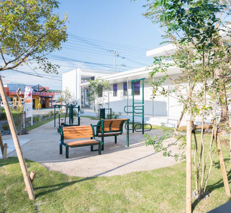 阿南いしばし医院 公園